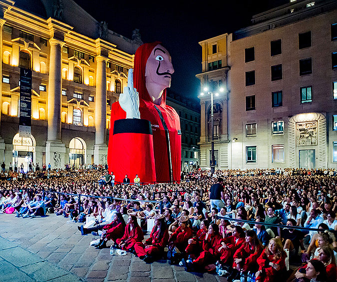 西班牙Netflix纸钞屋营销活动 证券市场艺术品